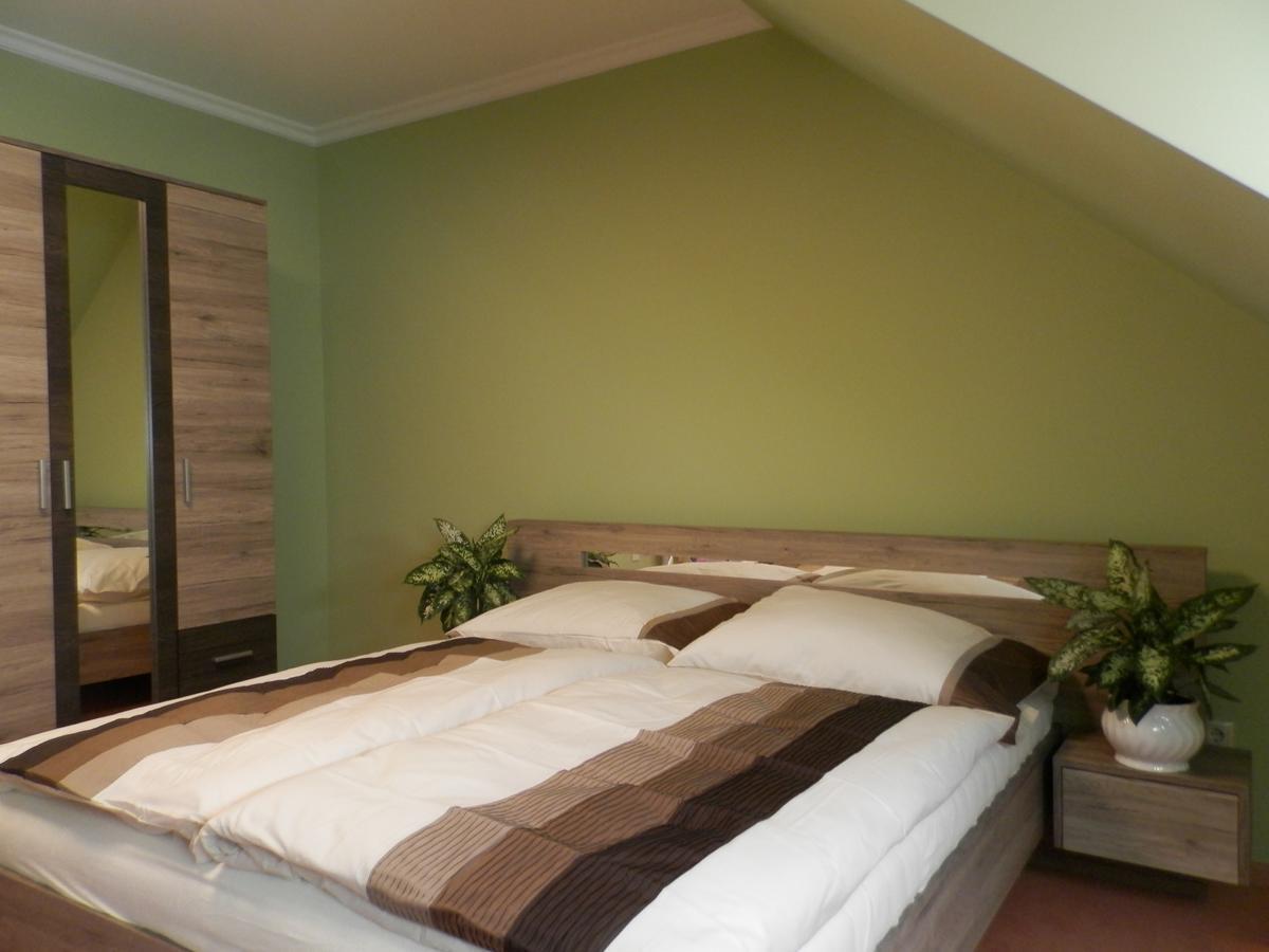 Nagyret Panzio Eger Bed & Breakfast Exterior photo