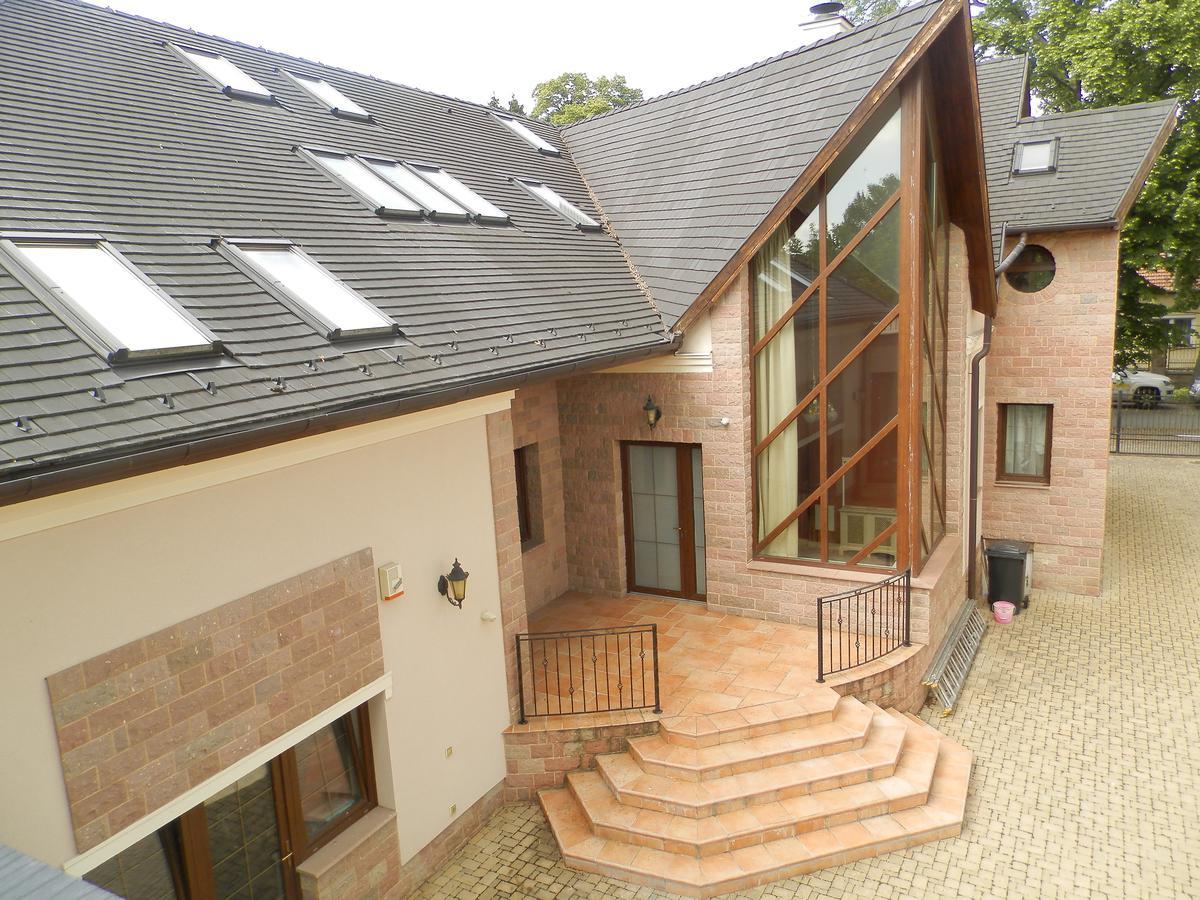 Nagyret Panzio Eger Bed & Breakfast Exterior photo